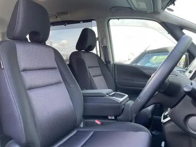 日産 セレナ ハイウェイスター Vセレクション 香川県 2017(平29)年 5.1万km ブリリアントホワイトパール 現在走行距離50266km/プロパイロット/純正メモリーナビ9インチ/純正後席モニター/アラウンドビューモニター/両側パワースライドドア/革巻ステアリング/ステアリングリモコン/クルーズコントロール/デジタルインナーミラー/レーダー探知機/前方ドライブレコーダー/ETC/LEDヘッドライト/フルセグTV/インテリジェントオートスライド/スマートキー/プッシュスタート