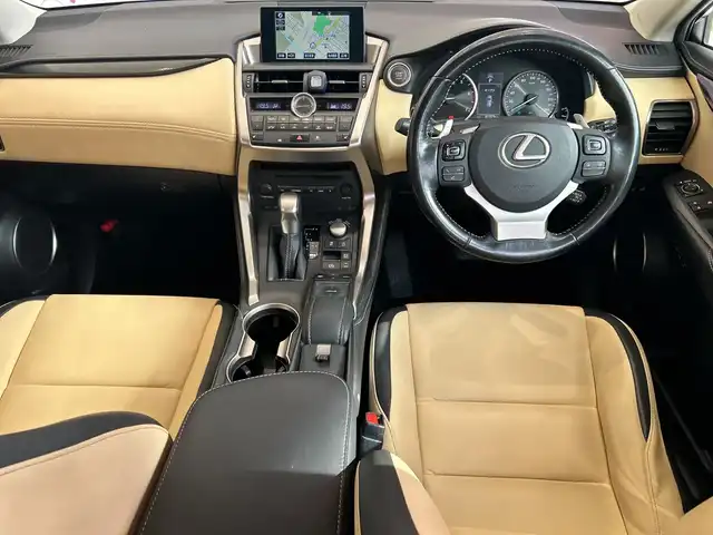レクサス ＮＸ 200t Iパッケージ 埼玉県 2015(平27)年 8.2万km ソニックチタニウム 純正ナビ/　SD/フルセグTV/AUX/BT/バックカメラ/前後ドライブレコーダー/コーナーセンサー/保証書/取扱説明書/スペアキー/純正LEDヘッドライト/ETC/レザーシート/運転席、助手席シートヒーター/運転席、助手席パワーシート/USBポート/クルーズコントロール/MTモード付