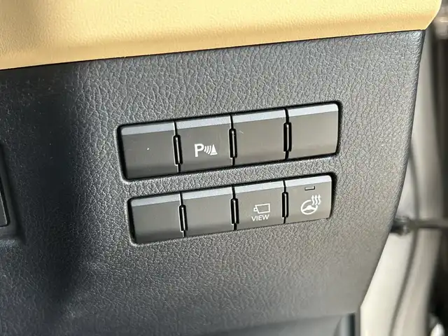 レクサス ＮＸ 200t Iパッケージ 埼玉県 2015(平27)年 8.2万km ソニックチタニウム 純正ナビ/　SD/フルセグTV/AUX/BT/バックカメラ/前後ドライブレコーダー/コーナーセンサー/保証書/取扱説明書/スペアキー/純正LEDヘッドライト/ETC/レザーシート/運転席、助手席シートヒーター/運転席、助手席パワーシート/USBポート/クルーズコントロール/MTモード付