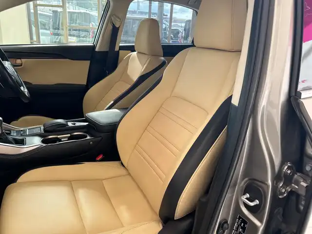 レクサス ＮＸ 200t Iパッケージ 埼玉県 2015(平27)年 8.2万km ソニックチタニウム 純正ナビ/　SD/フルセグTV/AUX/BT/バックカメラ/前後ドライブレコーダー/コーナーセンサー/保証書/取扱説明書/スペアキー/純正LEDヘッドライト/ETC/レザーシート/運転席、助手席シートヒーター/運転席、助手席パワーシート/USBポート/クルーズコントロール/MTモード付