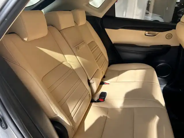 レクサス ＮＸ 200t Iパッケージ 埼玉県 2015(平27)年 8.2万km ソニックチタニウム 純正ナビ/　SD/フルセグTV/AUX/BT/バックカメラ/前後ドライブレコーダー/コーナーセンサー/保証書/取扱説明書/スペアキー/純正LEDヘッドライト/ETC/レザーシート/運転席、助手席シートヒーター/運転席、助手席パワーシート/USBポート/クルーズコントロール/MTモード付