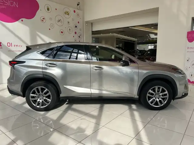 レクサス ＮＸ 200t Iパッケージ 埼玉県 2015(平27)年 8.2万km ソニックチタニウム 純正ナビ/　SD/フルセグTV/AUX/BT/バックカメラ/前後ドライブレコーダー/コーナーセンサー/保証書/取扱説明書/スペアキー/純正LEDヘッドライト/ETC/レザーシート/運転席、助手席シートヒーター/運転席、助手席パワーシート/USBポート/クルーズコントロール/MTモード付