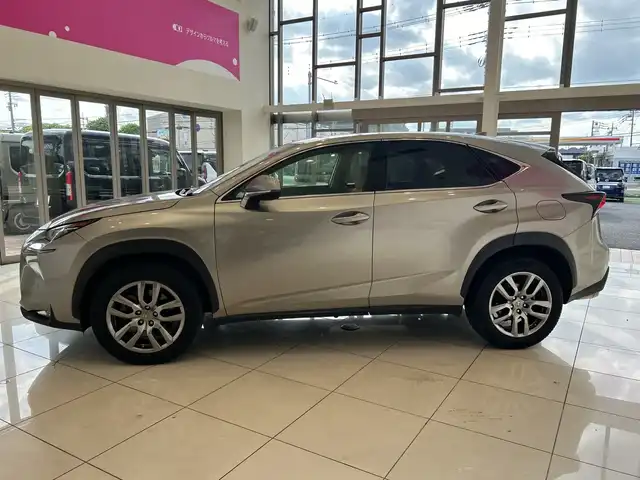 レクサス ＮＸ 200t Iパッケージ 埼玉県 2015(平27)年 8.2万km ソニックチタニウム 純正ナビ/　SD/フルセグTV/AUX/BT/バックカメラ/前後ドライブレコーダー/コーナーセンサー/保証書/取扱説明書/スペアキー/純正LEDヘッドライト/ETC/レザーシート/運転席、助手席シートヒーター/運転席、助手席パワーシート/USBポート/クルーズコントロール/MTモード付