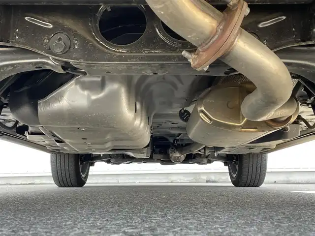 レクサス ＲＸ 300 Fスポーツ 滋賀県 2020(令2)年 1.4万km ホワイトノーヴァガラスフレーク ワンオーナー/サンルーフ/純正12.３型ナビ/・Bluetooth/フルセグ/・CD/DVD/USB/アラウンドビューモニター/革巻きステアリング/ステアリングリモコン/パドルシフト/ステアリングヒーター/ETC2.0/前方ドライブレコーダー/レーダークルコン/パワーバックドア/前席パワーシート（メモリ機能付き）/前席ベンチレーション/全席シートヒーター/三眼LEDヘッドライト/フォグライト/プリクラッシュセーフティ/ブラインドスポットモニター/ヘッドアップディスプレイ/スマートキー