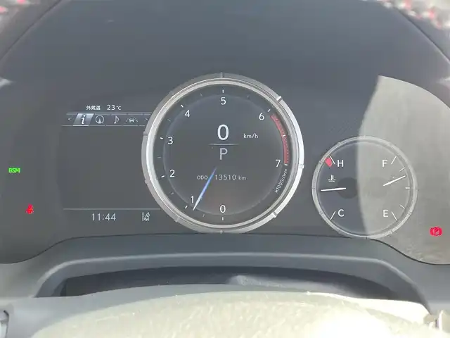レクサス ＲＸ 300 Fスポーツ 滋賀県 2020(令2)年 1.4万km ホワイトノーヴァガラスフレーク ワンオーナー/サンルーフ/純正12.３型ナビ/・Bluetooth/フルセグ/・CD/DVD/USB/アラウンドビューモニター/革巻きステアリング/ステアリングリモコン/パドルシフト/ステアリングヒーター/ETC2.0/前方ドライブレコーダー/レーダークルコン/パワーバックドア/前席パワーシート（メモリ機能付き）/前席ベンチレーション/全席シートヒーター/三眼LEDヘッドライト/フォグライト/プリクラッシュセーフティ/ブラインドスポットモニター/ヘッドアップディスプレイ/スマートキー