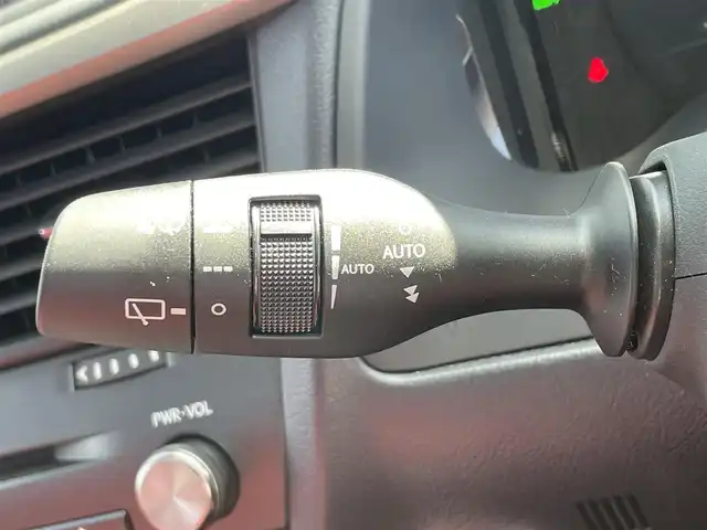 レクサス ＲＸ 300 Fスポーツ 滋賀県 2020(令2)年 1.4万km ホワイトノーヴァガラスフレーク ワンオーナー/サンルーフ/純正12.３型ナビ/・Bluetooth/フルセグ/・CD/DVD/USB/アラウンドビューモニター/革巻きステアリング/ステアリングリモコン/パドルシフト/ステアリングヒーター/ETC2.0/前方ドライブレコーダー/レーダークルコン/パワーバックドア/前席パワーシート（メモリ機能付き）/前席ベンチレーション/全席シートヒーター/三眼LEDヘッドライト/フォグライト/プリクラッシュセーフティ/ブラインドスポットモニター/ヘッドアップディスプレイ/スマートキー