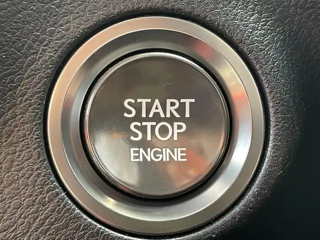 レクサス ＲＸ 300 Fスポーツ 滋賀県 2020(令2)年 1.4万km ホワイトノーヴァガラスフレーク ワンオーナー/サンルーフ/純正12.３型ナビ/・Bluetooth/フルセグ/・CD/DVD/USB/アラウンドビューモニター/革巻きステアリング/ステアリングリモコン/パドルシフト/ステアリングヒーター/ETC2.0/前方ドライブレコーダー/レーダークルコン/パワーバックドア/前席パワーシート（メモリ機能付き）/前席ベンチレーション/全席シートヒーター/三眼LEDヘッドライト/フォグライト/プリクラッシュセーフティ/ブラインドスポットモニター/ヘッドアップディスプレイ/スマートキー
