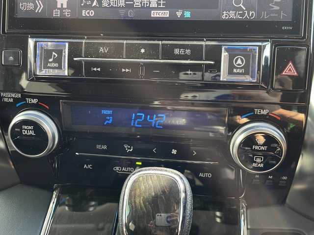 トヨタ アルファード S Cパッケージ 愛知県 2016(平28)年 7.8万km ラグジュアリーホワイトパールクリスタルシャインガラスフレーク ワンオーナー/社外メモリナビ　Alpine１１型ナビ/【フルセグ・DVD再生可・CD・Bluetooth】/社外Alpineフリップダウンモニター/両側パワースライドドア/バックカメラ/ビルトインETC/プリクラッシュセーフティシステム/レーダークルーズコントロール/インテリジェントクリアランスソナー/パワーバックドア/横滑り防止機能/アイドリングストップ/サンシェード/ステアリングヒーター/一列目二列目パワーシート/運転席メモリーシート/プッシュスタート/スマートキー/スペアキーあり/新車保証書/取扱説明書