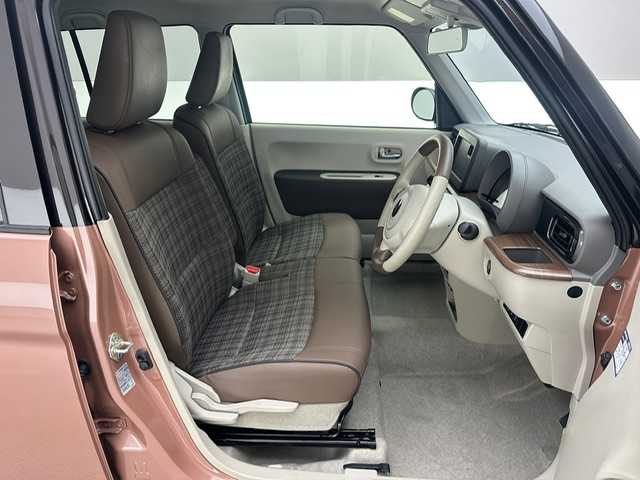 スズキ ラパン ＬＣ X 兵庫県 2023(令5)年 0.6万km テラコッタピンクメタリック/アーバンブラウン 2トーン ・全方位モニター用カメラパッケージ/・コーナーセンサー/・レーンキープアシスト/・アイドリングストップ/・オートライト/・LED ライト/・シートヒーター/・ハーフレザー/・スマートキー/・スペアキー×１/・純正１４インチAW