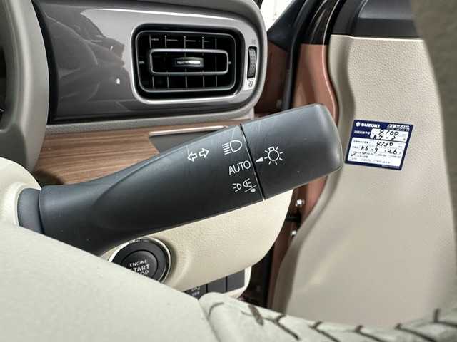 スズキ ラパン ＬＣ X 兵庫県 2023(令5)年 0.6万km テラコッタピンクメタリック/アーバンブラウン 2トーン ・全方位モニター用カメラパッケージ/・コーナーセンサー/・レーンキープアシスト/・アイドリングストップ/・オートライト/・LED ライト/・シートヒーター/・ハーフレザー/・スマートキー/・スペアキー×１/・純正１４インチAW