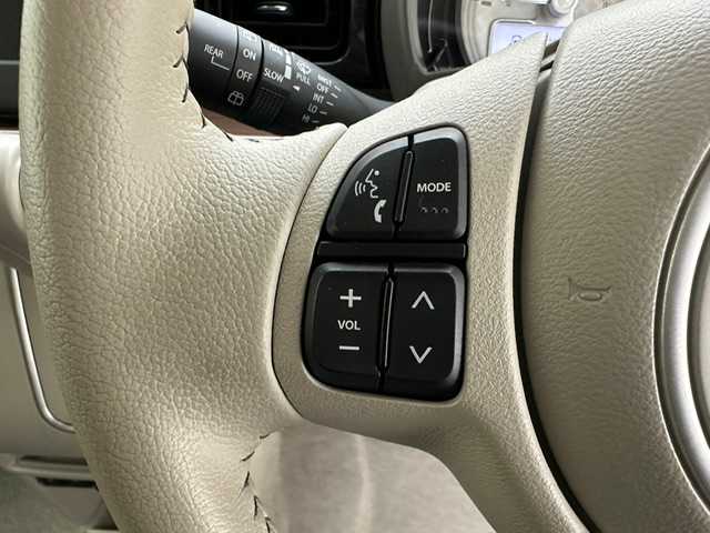 スズキ ラパン ＬＣ X 兵庫県 2023(令5)年 0.6万km テラコッタピンクメタリック/アーバンブラウン 2トーン ・全方位モニター用カメラパッケージ/・コーナーセンサー/・レーンキープアシスト/・アイドリングストップ/・オートライト/・LED ライト/・シートヒーター/・ハーフレザー/・スマートキー/・スペアキー×１/・純正１４インチAW