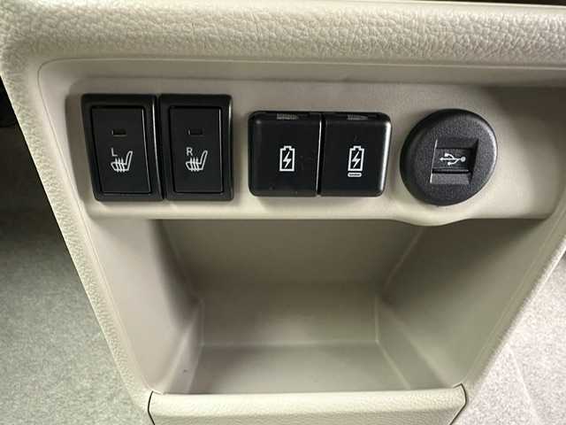 スズキ ラパン ＬＣ X 兵庫県 2023(令5)年 0.6万km テラコッタピンクメタリック/アーバンブラウン 2トーン ・全方位モニター用カメラパッケージ/・コーナーセンサー/・レーンキープアシスト/・アイドリングストップ/・オートライト/・LED ライト/・シートヒーター/・ハーフレザー/・スマートキー/・スペアキー×１/・純正１４インチAW