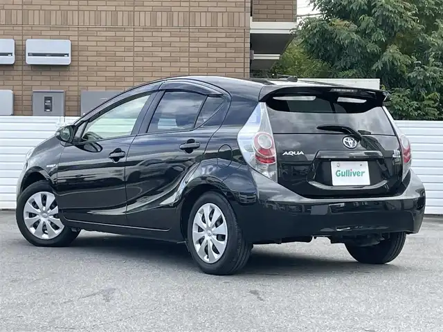 トヨタ アクア G 群馬県 2014(平26)年 14.7万km ブラックマイカ 社外SDナビ（CN-R500WD）/フルセグ/スマートキー×2/バックカメラ/LEDヘッドライト/オートライト/プッシュスタート