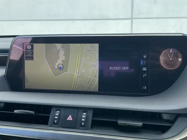 レクサス ＥＳ 300h 千葉県 2019(令1)年 5.9万km ソニッククォーツ 純正１２．３インチナビ/・Bluetooth/・フルセグTV/・DVD再生/・ミュージックプレイヤー接続/(iPod/AUX/AppleCarPlay/AndroidAuto)/ビルトインＥＴＣ/シートヒーター/エアシート/ステアリングヒーター/パドルシフト/リア電動サンシェード/追従型クルーズコントロール/サンルーフ/前後コーナーセンサー/セーフティシステムプラス/・パーキングサポートブレーキ