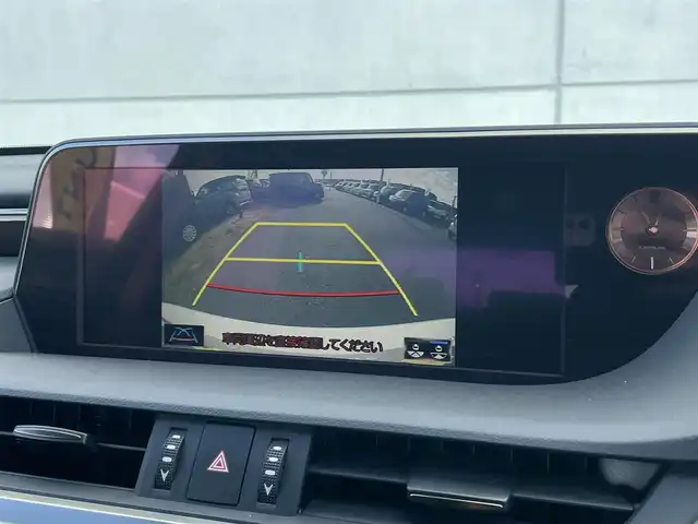 レクサス ＥＳ 300h 千葉県 2019(令1)年 5.9万km ソニッククォーツ 純正１２．３インチナビ/・Bluetooth/・フルセグTV/・DVD再生/・ミュージックプレイヤー接続/(iPod/AUX/AppleCarPlay/AndroidAuto)/ビルトインＥＴＣ/シートヒーター/エアシート/ステアリングヒーター/パドルシフト/リア電動サンシェード/追従型クルーズコントロール/サンルーフ/前後コーナーセンサー/セーフティシステムプラス/・パーキングサポートブレーキ