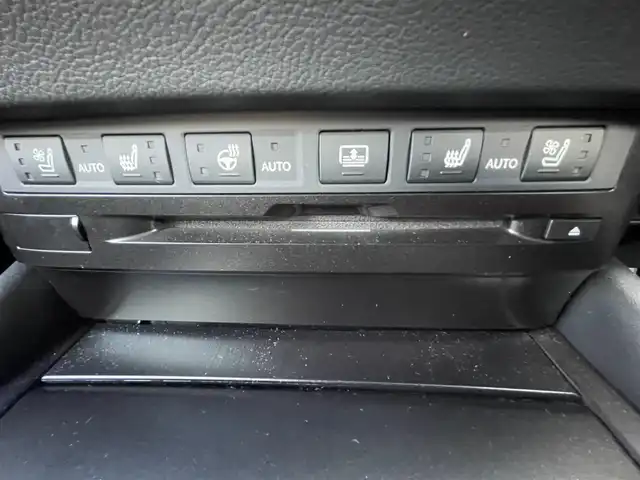 レクサス ＥＳ 300h 千葉県 2019(令1)年 5.9万km ソニッククォーツ 純正１２．３インチナビ/・Bluetooth/・フルセグTV/・DVD再生/・ミュージックプレイヤー接続/(iPod/AUX/AppleCarPlay/AndroidAuto)/ビルトインＥＴＣ/シートヒーター/エアシート/ステアリングヒーター/パドルシフト/リア電動サンシェード/追従型クルーズコントロール/サンルーフ/前後コーナーセンサー/セーフティシステムプラス/・パーキングサポートブレーキ