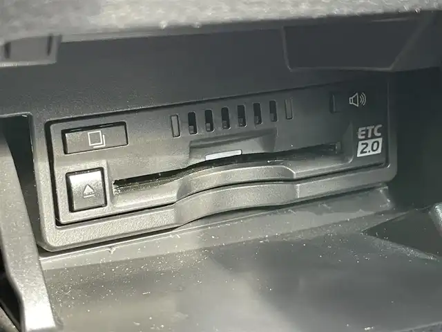 レクサス ＥＳ 300h 千葉県 2019(令1)年 5.9万km ソニッククォーツ 純正１２．３インチナビ/・Bluetooth/・フルセグTV/・DVD再生/・ミュージックプレイヤー接続/(iPod/AUX/AppleCarPlay/AndroidAuto)/ビルトインＥＴＣ/シートヒーター/エアシート/ステアリングヒーター/パドルシフト/リア電動サンシェード/追従型クルーズコントロール/サンルーフ/前後コーナーセンサー/セーフティシステムプラス/・パーキングサポートブレーキ