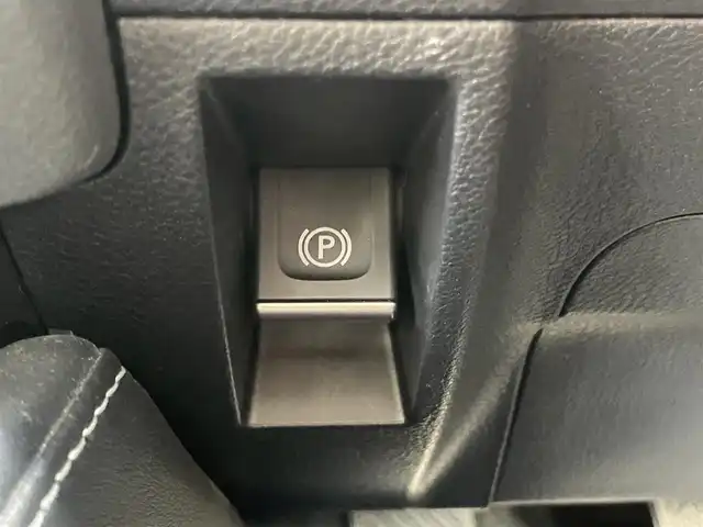 レクサス ＥＳ 300h 千葉県 2019(令1)年 5.9万km ソニッククォーツ 純正１２．３インチナビ/・Bluetooth/・フルセグTV/・DVD再生/・ミュージックプレイヤー接続/(iPod/AUX/AppleCarPlay/AndroidAuto)/ビルトインＥＴＣ/シートヒーター/エアシート/ステアリングヒーター/パドルシフト/リア電動サンシェード/追従型クルーズコントロール/サンルーフ/前後コーナーセンサー/セーフティシステムプラス/・パーキングサポートブレーキ