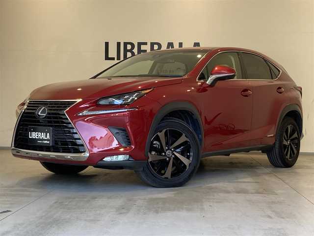 レクサス ＮＸ 300h バージョンL 熊本県 2018(平30)年 4.3万km レッドマイカクリスタルシャイン ・スマートキー/・プッシュスタート/・プリクラッシュセーフティ/・レーンデパーチャーアラート/・パーキングサポートアラート/・ブラインドスポットモニター/・オートマチックハイビーム/・クルーズコントロール(追従式)/・アイボリー革シート/・全席パワーシート/・全席シートヒーター/・前席エアシート/・ハンドルヒーター/・純正メモリナビ/　【BD・Bluetooth・USB・SD・AUX・MSV】/・フルセグTV/・全方位カメラ/・ETC2.0/・ドライブレコーダー(前方録画)/・パワーバックドア/・LEDヘッドランプ/・LEDフォグランプ/・純正マット