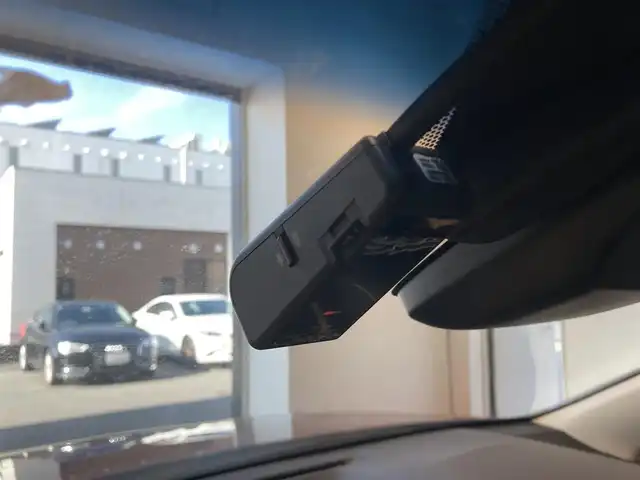 レクサス ＮＸ 300h バージョンL 熊本県 2018(平30)年 4.3万km レッドマイカクリスタルシャイン ・スマートキー/・プッシュスタート/・プリクラッシュセーフティ/・レーンデパーチャーアラート/・パーキングサポートアラート/・ブラインドスポットモニター/・オートマチックハイビーム/・クルーズコントロール(追従式)/・アイボリー革シート/・全席パワーシート/・全席シートヒーター/・前席エアシート/・ハンドルヒーター/・純正メモリナビ/　【BD・Bluetooth・USB・SD・AUX・MSV】/・フルセグTV/・全方位カメラ/・ETC2.0/・ドライブレコーダー(前方録画)/・パワーバックドア/・LEDヘッドランプ/・LEDフォグランプ/・純正マット