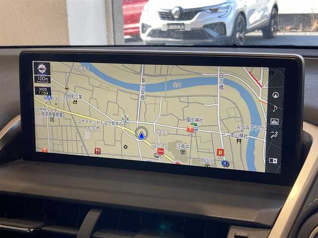 レクサス ＮＸ 300h バージョンL 熊本県 2018(平30)年 4.3万km レッドマイカクリスタルシャイン ・スマートキー/・プッシュスタート/・プリクラッシュセーフティ/・レーンデパーチャーアラート/・パーキングサポートアラート/・ブラインドスポットモニター/・オートマチックハイビーム/・クルーズコントロール(追従式)/・アイボリー革シート/・全席パワーシート/・全席シートヒーター/・前席エアシート/・ハンドルヒーター/・純正メモリナビ/　【BD・Bluetooth・USB・SD・AUX・MSV】/・フルセグTV/・全方位カメラ/・ETC2.0/・ドライブレコーダー(前方録画)/・パワーバックドア/・LEDヘッドランプ/・LEDフォグランプ/・純正マット