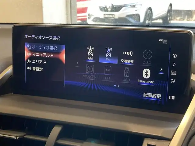 レクサス ＮＸ 300h バージョンL 熊本県 2018(平30)年 4.3万km レッドマイカクリスタルシャイン ・スマートキー/・プッシュスタート/・プリクラッシュセーフティ/・レーンデパーチャーアラート/・パーキングサポートアラート/・ブラインドスポットモニター/・オートマチックハイビーム/・クルーズコントロール(追従式)/・アイボリー革シート/・全席パワーシート/・全席シートヒーター/・前席エアシート/・ハンドルヒーター/・純正メモリナビ/　【BD・Bluetooth・USB・SD・AUX・MSV】/・フルセグTV/・全方位カメラ/・ETC2.0/・ドライブレコーダー(前方録画)/・パワーバックドア/・LEDヘッドランプ/・LEDフォグランプ/・純正マット