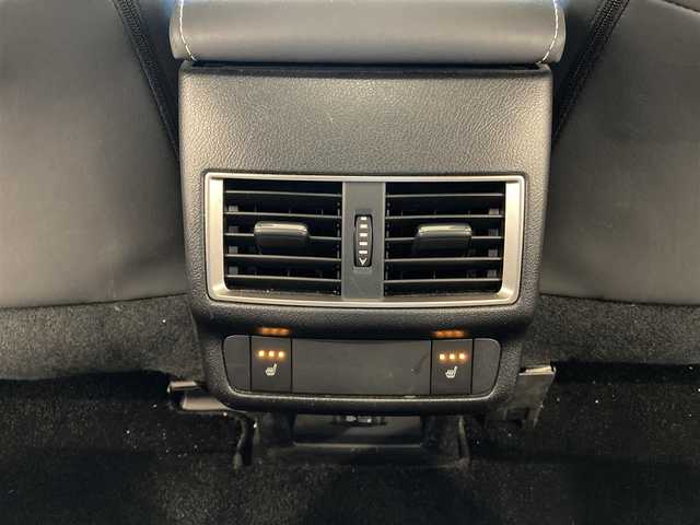 レクサス ＮＸ 300h バージョンL 熊本県 2018(平30)年 4.3万km レッドマイカクリスタルシャイン ・スマートキー/・プッシュスタート/・プリクラッシュセーフティ/・レーンデパーチャーアラート/・パーキングサポートアラート/・ブラインドスポットモニター/・オートマチックハイビーム/・クルーズコントロール(追従式)/・アイボリー革シート/・全席パワーシート/・全席シートヒーター/・前席エアシート/・ハンドルヒーター/・純正メモリナビ/　【BD・Bluetooth・USB・SD・AUX・MSV】/・フルセグTV/・全方位カメラ/・ETC2.0/・ドライブレコーダー(前方録画)/・パワーバックドア/・LEDヘッドランプ/・LEDフォグランプ/・純正マット