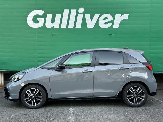 ホンダ フィット RS 東京都 2025(令7)年 0.1万km グレー ワンオーナー/ホンダコネクトディスプレイ/・９インチワイドディスプレイ/・フルセグTV/Bluetooth/applecarplay/androidauto/・ETC2.0/・3ビュー切替式リアワイドカメラ/・ステアリングスイッチ/ホンダセンシング/・衝突軽減ブレーキ/・アダクティブクルーズコントロール/・オートハイビーム/・車線維持支援システム/・トラフィックジャムアシスト/・パーキングセンサーシステム/マルチインフォメーションディスプレイ/保証書/取扱説明書