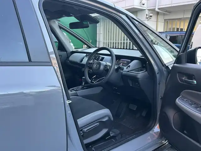 ホンダ フィット RS 東京都 2025(令7)年 0.1万km グレー ワンオーナー/ホンダコネクトディスプレイ/・９インチワイドディスプレイ/・フルセグTV/Bluetooth/applecarplay/androidauto/・ETC2.0/・3ビュー切替式リアワイドカメラ/・ステアリングスイッチ/ホンダセンシング/・衝突軽減ブレーキ/・アダクティブクルーズコントロール/・オートハイビーム/・車線維持支援システム/・トラフィックジャムアシスト/・パーキングセンサーシステム/マルチインフォメーションディスプレイ/保証書/取扱説明書