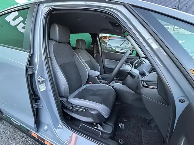 ホンダ フィット RS 東京都 2025(令7)年 0.1万km グレー ワンオーナー/ホンダコネクトディスプレイ/・９インチワイドディスプレイ/・フルセグTV/Bluetooth/applecarplay/androidauto/・ETC2.0/・3ビュー切替式リアワイドカメラ/・ステアリングスイッチ/ホンダセンシング/・衝突軽減ブレーキ/・アダクティブクルーズコントロール/・オートハイビーム/・車線維持支援システム/・トラフィックジャムアシスト/・パーキングセンサーシステム/マルチインフォメーションディスプレイ/保証書/取扱説明書