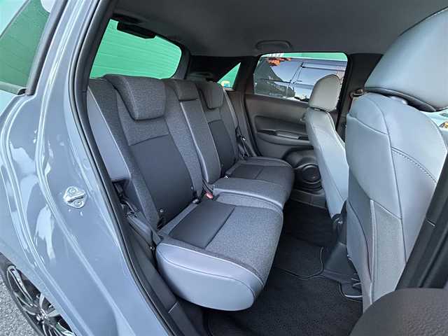 ホンダ フィット RS 東京都 2025(令7)年 0.1万km グレー ワンオーナー/ホンダコネクトディスプレイ/・９インチワイドディスプレイ/・フルセグTV/Bluetooth/applecarplay/androidauto/・ETC2.0/・3ビュー切替式リアワイドカメラ/・ステアリングスイッチ/ホンダセンシング/・衝突軽減ブレーキ/・アダクティブクルーズコントロール/・オートハイビーム/・車線維持支援システム/・トラフィックジャムアシスト/・パーキングセンサーシステム/マルチインフォメーションディスプレイ/保証書/取扱説明書