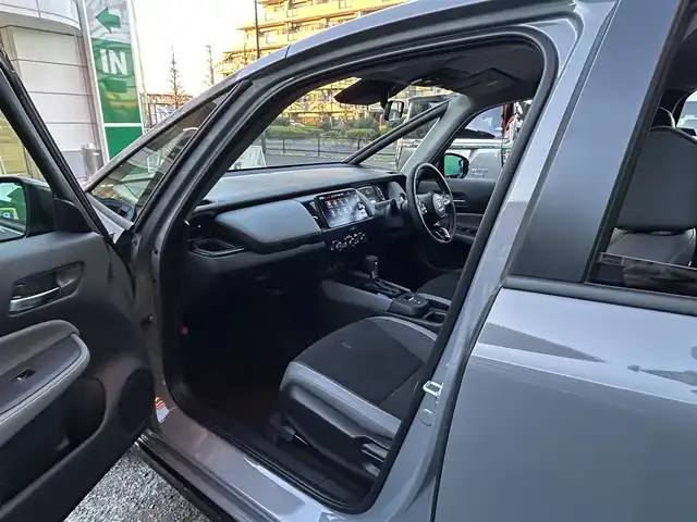 ホンダ フィット RS 東京都 2025(令7)年 0.1万km グレー ワンオーナー/ホンダコネクトディスプレイ/・９インチワイドディスプレイ/・フルセグTV/Bluetooth/applecarplay/androidauto/・ETC2.0/・3ビュー切替式リアワイドカメラ/・ステアリングスイッチ/ホンダセンシング/・衝突軽減ブレーキ/・アダクティブクルーズコントロール/・オートハイビーム/・車線維持支援システム/・トラフィックジャムアシスト/・パーキングセンサーシステム/マルチインフォメーションディスプレイ/保証書/取扱説明書