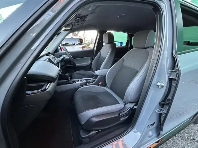 ホンダ フィット RS 東京都 2025(令7)年 0.1万km グレー ワンオーナー/ホンダコネクトディスプレイ/・９インチワイドディスプレイ/・フルセグTV/Bluetooth/applecarplay/androidauto/・ETC2.0/・3ビュー切替式リアワイドカメラ/・ステアリングスイッチ/ホンダセンシング/・衝突軽減ブレーキ/・アダクティブクルーズコントロール/・オートハイビーム/・車線維持支援システム/・トラフィックジャムアシスト/・パーキングセンサーシステム/マルチインフォメーションディスプレイ/保証書/取扱説明書