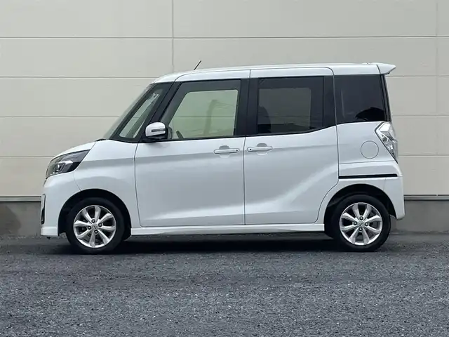 日産 デイズ ルークス ハイウェイスターX 茨城県 2017(平29)年 3.7万km ホワイトパール 純正ナビ/　(AM/FM/BT/CD/DVD/Bluetooth)/フルセグTV/全方位カメラ/ドライブレコーダー/両側パワースライドドア/LEDヘッドライト/オートマチックハイビーム/純正アルミホイール/プッシュスタート