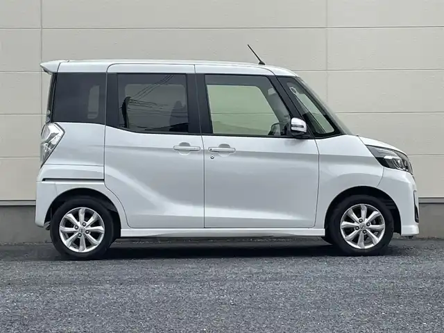 日産 デイズ ルークス ハイウェイスターX 茨城県 2017(平29)年 3.7万km ホワイトパール 純正ナビ/　(AM/FM/BT/CD/DVD/Bluetooth)/フルセグTV/全方位カメラ/ドライブレコーダー/両側パワースライドドア/LEDヘッドライト/オートマチックハイビーム/純正アルミホイール/プッシュスタート
