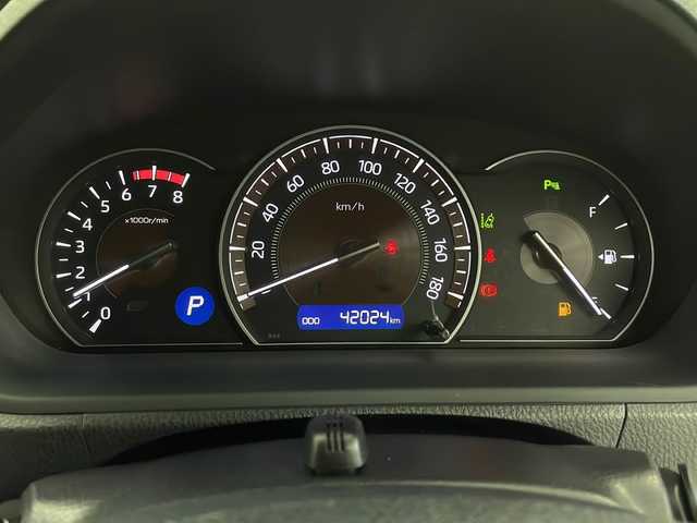 トヨタ エスクァイア Gi プレミアムパッケージ ブラックテーラード 鹿児島県 2020(令2)年 4.2万km スパークリングブラックパールクリスタルシャイン 純正10インチフリップダウンモニター/・純正9インチメモリーナビゲーション/型式：NSZT-Y68T/【CD/DVD/Bluetooth/フルセグTV】/・バックカメラ/・ビルトインETC/・前方ドライブレコーダー/トヨタセーフティセンス/・プリクラッシュセーフティ/・レーンディパーチャーアラート/・クルーズコントロール/・クリアランスソナー/・先行車発進お知らせ機能/・オートマチックハイビーム/オートライト/・LEDヘッドライト/・フロントフォグライト/両側パワースライドドア/ハーフレザーシート/・運転席＋助手席シートヒーター/革巻きステアリング/・ステアリングスイッチ/・ステアリングヒーター/プッシュスタート/・スマートキー/アイドリングストップ/純正15インチアルミホイール/純正フロアマット/左右独立エアコン/MTモード付AT/電動格納ウィンカーミラー/取扱説明書/・ナビ取扱説明書/・保証書