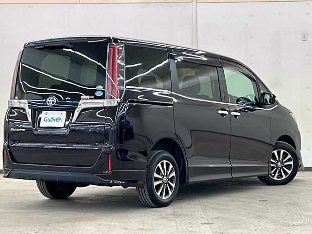 トヨタ エスクァイア Gi 道央・札幌 2019(令1)年 3.4万km ボルドーマイカメタリック /4WD//社外メモリナビ：AVN-Z05iW/（CD、DVD、SD、BT、ラジオ、フルセグ）//バックカメラ//両側パワースライドドア//寒冷地仕様//純正エンジンスターター//フロントワイパーデアイサー//衝突被害軽減システム//レーンキープアシスト//アイドリングストップ//オートライト//オートハイビーム//フォグライト//シートヒーター（運転席、助手席）//オートエアコン//ビルトインETC//スペアキー1本//プッシュスタート//スマートキー//電動格納ミラー