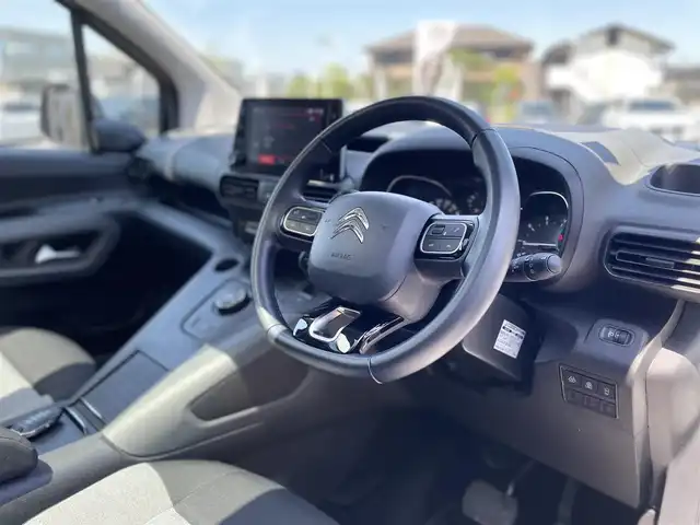 シトロエン シトロエン ベルランゴ シャイン 栃木県 2020(令2)年 5.2万km ブランバンキーズ パノラマガラスルーフ /AppleCarPlay/ナビ/フルセグTV/サイド・バックカメラ/ETC/ブラインドスポット /レーンキープアシスト/ACC/アクティブブレーキアシスト/パーキングセンサー  /オートライト/スマートキー/ドライブレコーダー前後