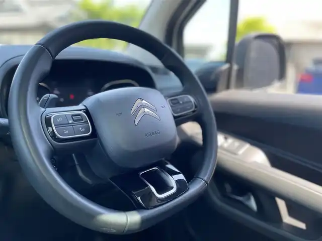 シトロエン シトロエン ベルランゴ シャイン 栃木県 2020(令2)年 5.2万km ブランバンキーズ パノラマガラスルーフ /AppleCarPlay/ナビ/フルセグTV/サイド・バックカメラ/ETC/ブラインドスポット /レーンキープアシスト/ACC/アクティブブレーキアシスト/パーキングセンサー  /オートライト/スマートキー/ドライブレコーダー前後