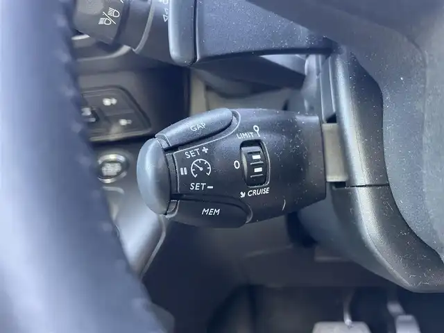 シトロエン シトロエン ベルランゴ シャイン 栃木県 2020(令2)年 5.2万km ブランバンキーズ パノラマガラスルーフ /AppleCarPlay/ナビ/フルセグTV/サイド・バックカメラ/ETC/ブラインドスポット /レーンキープアシスト/ACC/アクティブブレーキアシスト/パーキングセンサー  /オートライト/スマートキー/ドライブレコーダー前後