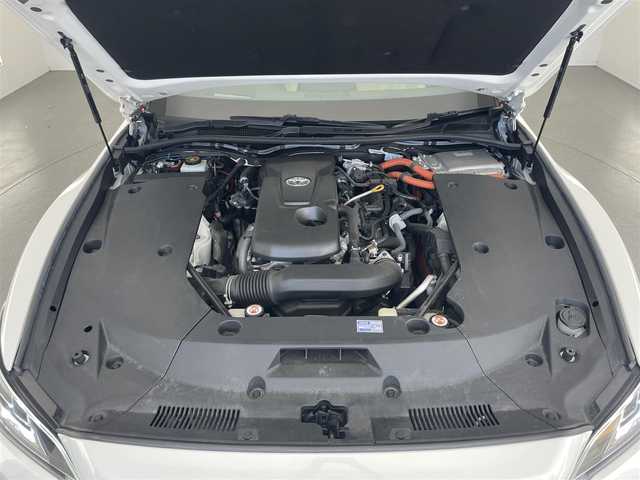 トヨタ クラウン ハイブリッド RS アドバンス 愛知県 2018(平30)年 5.5万km ホワイトパールクリスタルシャイン 純８型ナビ　フルセグＴＶ　Ｂｌｕｅｔｏｏｔｈ　バックカメラ　ムーンルーフ　ＨＵＤ　白革　ベンチレーション　パワーバックドア　３眼ＬＥＤヘッドライト　衝突軽減　ＢＳＭ　ＡＣ１００Ｖ　ＥＴＣ２．０　禁煙車