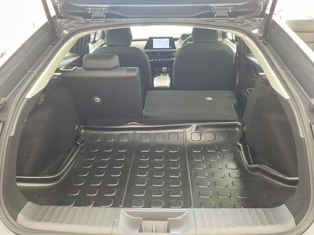 トヨタ プリウス U 兵庫県 2023(令5)年 3.5万km グレーＭ ・純正ディスプレイオーディオ/・AppleCarPlay/・AndroidAuto/・Bluetooth接続/・フルセグTV/・バックカメラ/・電子パーキングブレーキ/・オートホールド機能/・前後ドライブレコーダー/・ビルトインETC2.0/・前後ドライブレコーダー/・トヨタセーフティセンス/・レーンディパーチャーアラート/・プリクラッシュセーフティ/・プロアクティブドライビングアシスト/・クリアランスソナー/・パーキングサポートブレーキ/・ロードサインアシスト/・レーダークルーズコントロール/・オートマチックハイビーム/・USB充電ポート/・純正フロアマット/・取扱説明書/・保証書/・LEDヘッドランプ