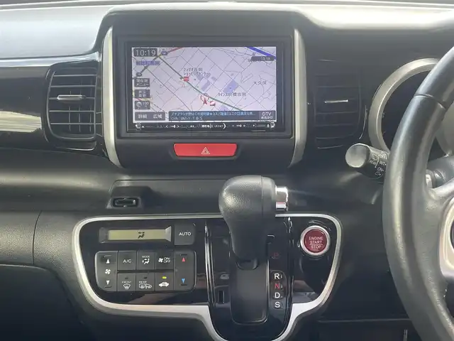 ホンダ Ｎ ＢＯＸ カスタム G ターボ Lパッケージ 群馬県 2015(平27)年 5.7万km スマートブラック ワンオーナー/４WD/社外メモリナビ、地デジ、Bluetooth、CD、DVD/　（NX-615）/バックカメラ/クルーズコントロール/革巻きステア/パドルシフト/ハーフレザーシート/前席シートヒーター/スマートキー×２/ETC/HIDヘッドライト/ウインカーミラー/両側パワースライドドア/ドアバイザー/整備手帳、取説