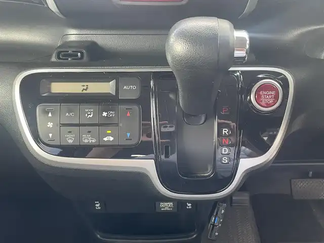 ホンダ Ｎ ＢＯＸ カスタム G ターボ Lパッケージ 群馬県 2015(平27)年 5.7万km スマートブラック ワンオーナー/４WD/社外メモリナビ、地デジ、Bluetooth、CD、DVD/　（NX-615）/バックカメラ/クルーズコントロール/革巻きステア/パドルシフト/ハーフレザーシート/前席シートヒーター/スマートキー×２/ETC/HIDヘッドライト/ウインカーミラー/両側パワースライドドア/ドアバイザー/整備手帳、取説