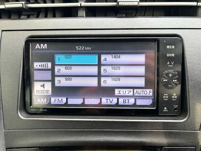 トヨタ プリウス S 宮城県 2011(平23)年 11万km ホワイトパールクリスタルシャイン 登録時走行距離１０９１５８Km/CD/DVD/TV/BT/AUX/SD/Pスタート/ドライブレコーダー/バックカメラ/ETC/レザー調のシートカバー/センターコンソール/社外アルミホイール