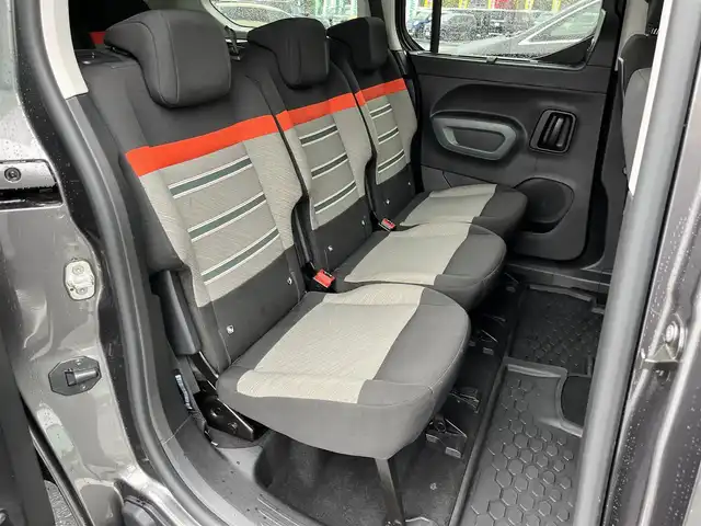 シトロエン シトロエン ベルランゴ ロング シャインブルーHDiXTRパック 奈良県 2023(令5)年 2.5万km ガンＭ バック／サイドカメラ　/ドライブレコーダー　/ＥＴＣ　/ＡＡＣ　/追従型クルーズコントロール　/コーナーセンサー　/ＬＥＤヘッドライト　/オートライト　/両側スライドドア　/スタッドレスタイヤ付き　/衝突被害軽減システム/スマートキー/ルーフレール/純正17インチアルミホイール/純正フロアマット/横滑り防止装置/盗難防止装置/レーンキープアシスト