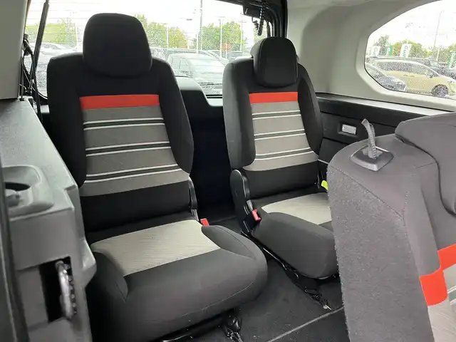 シトロエン シトロエン ベルランゴ ロング シャインブルーHDiXTRパック 奈良県 2023(令5)年 2.5万km ガンＭ バック／サイドカメラ　/ドライブレコーダー　/ＥＴＣ　/ＡＡＣ　/追従型クルーズコントロール　/コーナーセンサー　/ＬＥＤヘッドライト　/オートライト　/両側スライドドア　/スタッドレスタイヤ付き　/衝突被害軽減システム/スマートキー/ルーフレール/純正17インチアルミホイール/純正フロアマット/横滑り防止装置/盗難防止装置/レーンキープアシスト