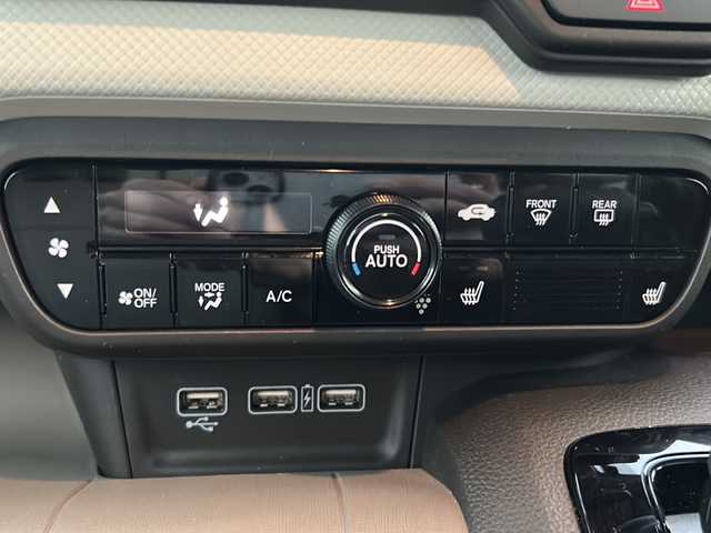 ホンダ Ｎ ＷＧＮ L 富山県 2023(令5)年 1.4万km プラチナホワイトパール スマートキー/純正メモリーナビ(VXM-234VFi)/DVD/BT/MSV/フルセグTV/USB/バックカメラ/ビルトインETC/純正ドラレコ(DRH-224SD)/前席シートヒーター/電格ウィンカーミラー/オートリトラミラー/ステアリングスイッチ/プッシュスタート/ドアバイザー/純正フロアマット/USB端子/衝突安全ブレーキ/レーンキープ/レーダークルコン/横滑り防止装置/純正フロアマット/ヘッドライトレベライザー/プラズマクラスターイオン/保証書・取説