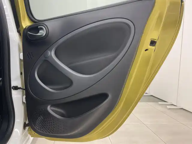 スマート ＭＣＣ スマート フォーフォー ターボ 岡山県 2016(平28)年 3.3万km ゴールド スポーツモード/クルコン/ガラスルーフ/自動ブレーキ/PDC/アイドリングストップ/ドラレコ/ステアリングS/W/フォグライト/ドアバイザー/合皮シート/ETC