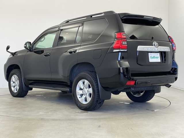 トヨタ ランドクルーザー プラド TX 新潟県 2022(令4)年 2.9万km ブラック 7人乗り/ディーゼル車/プリクラッシュセーフティ/レーダークルーズコントロール/レーンキープアシスト/クリアランスソナー/パーキングサポートブレーキ/ALPINEナビ（X9NX）/バックカメラ/フルセグTV/Bluetooth/USB/HDMI接続/ETC/ドライブレコーダー/センターデフロック/ダウンヒルアシスト/革調シートカバー/オートライト/オートハイビーム/LEDヘッドライト/ステアイングスイッチ/オートドアミラー/純正フロアマット/ドアバイザー